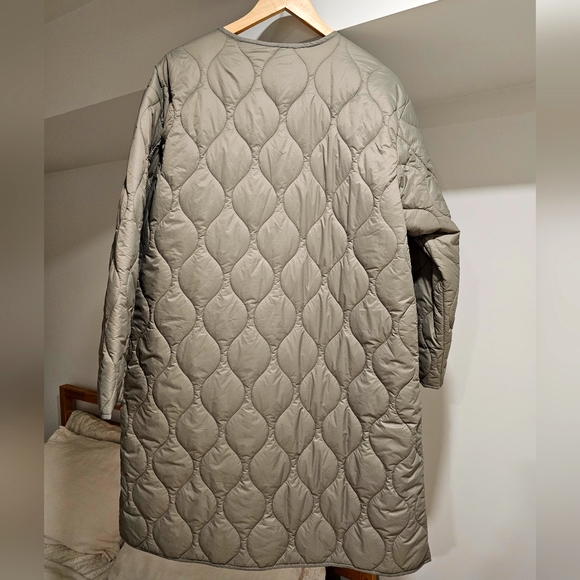 Quilted Packable Jacket - Picture 3 of 7